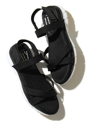 スポーティーサンダル