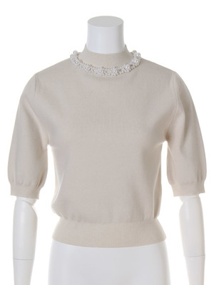 パール付きコンパクトニットトップス