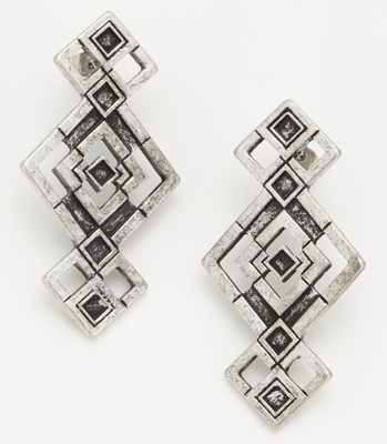 Triple squqre pierce