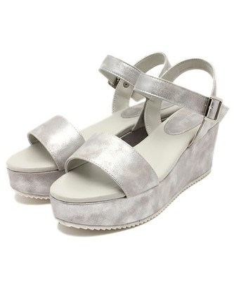 【CanCam7月号掲載】ウェッジサンダル