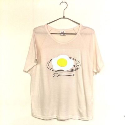 目玉焼き【ホワイト】ドルマンTシャツ