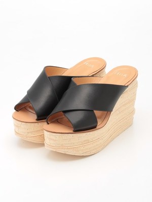 クロスウェッジサンダル