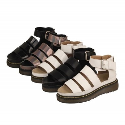 エナメルバンドフラットサンダル