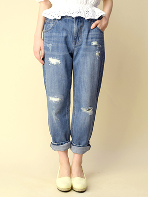 ダメージデニムパンツ