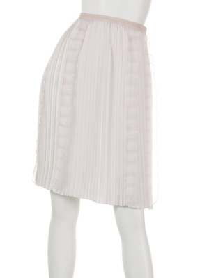 シアープリーツスカート