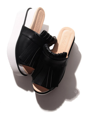 フリンジサンダル