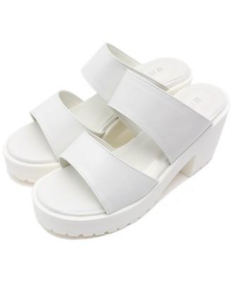 スポーツサンダル