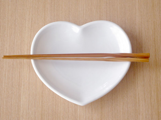 ハートのお皿（ホワイト） （M） （アウトレット）