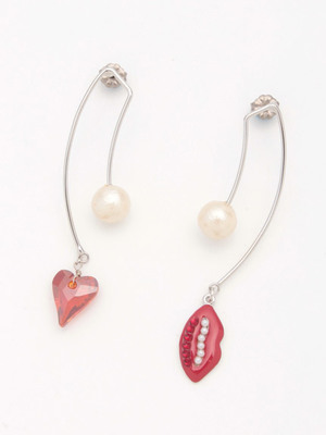 リップパールラインピアス