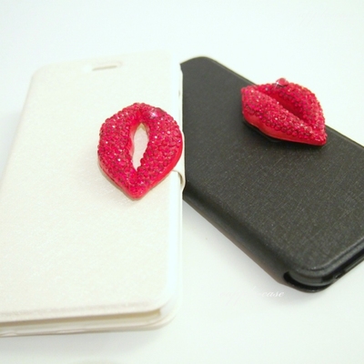 手帳型ケースカバー 大人の赤色 唇リップモチーフ ラインストーン