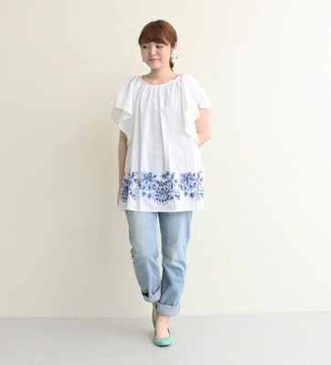 60ローンハンド刺繍 ブラウス