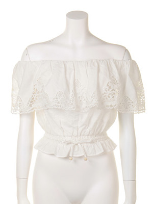 Lily Brown (リリーブラウン) コットンレースオフショルブラウス