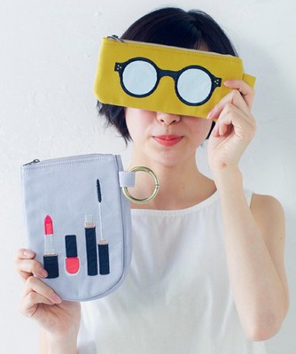 トラベルポーチ