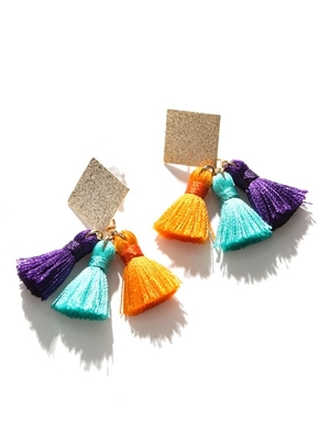 配色タッセルピアス