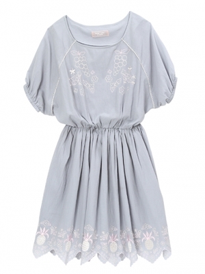 フルーツエンブロイダリーワンピ