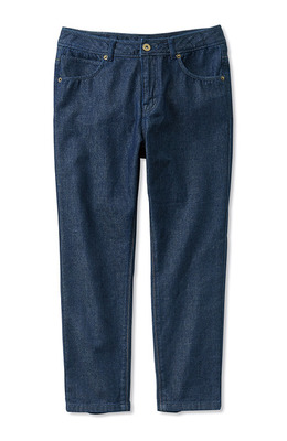 クロップド丈のインディゴデニムパンツ