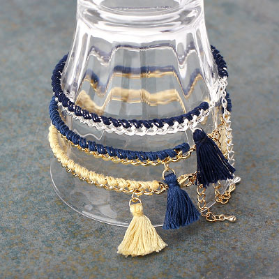 編み込みチェーンとタッセルのアンクレット