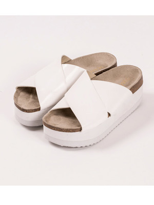 太クロスサンダル