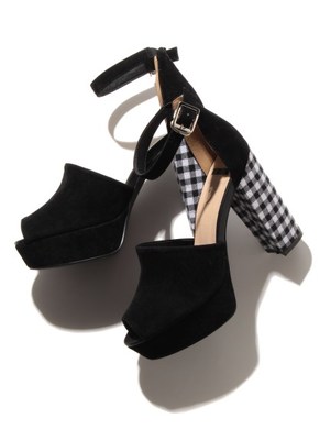 オープントゥサンダル