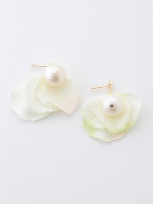 ペタルパールピアス