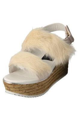 厚底ラビットファーサンダル