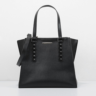 スタッズ付バッグ 