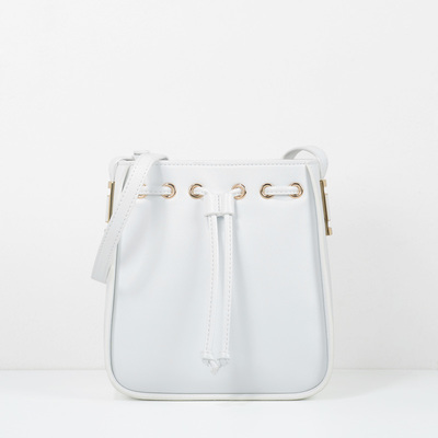 ドローストリングバケットバッグ