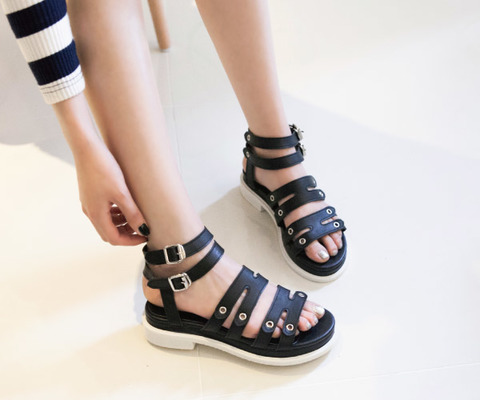 ローヒールアンクルベルトグラディエーター