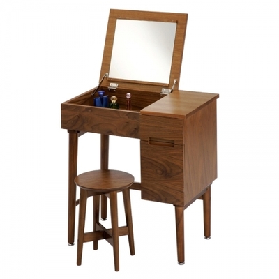 emo. Dresser & Stool