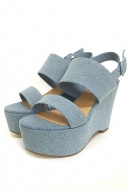 ワイドストラップ厚底サンダル