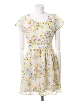 花柄ワンピース