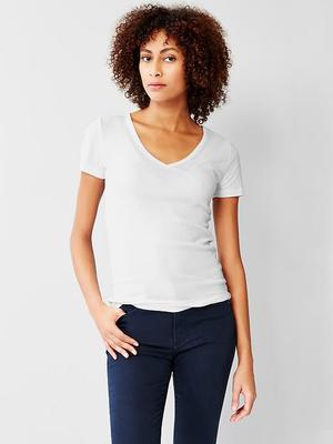 New modern V-neck tee