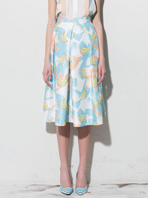 bananaプリントタックスカート