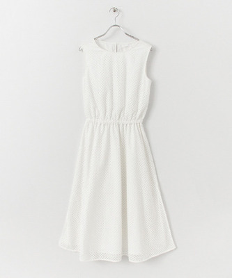 アイレットレースワンピース