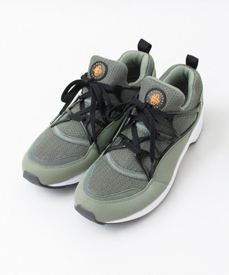 NIKE AIR HUARACHE LIGHT