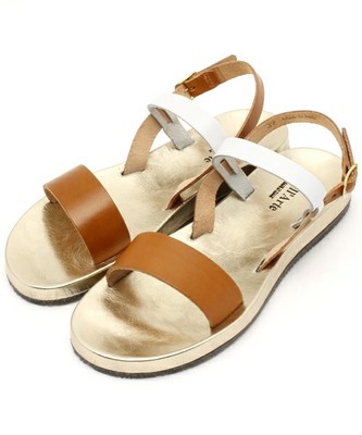 ペタンコサンダル