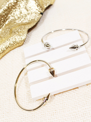 サイドスタッズブレス