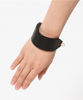 ブラックレザー ブレスレット