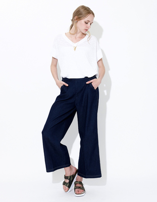 無地VネックTシャツ