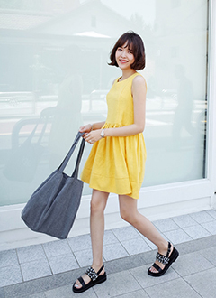 ノースリーブフレアワンピース