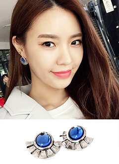 シルバーメタルハーフムーンピアス