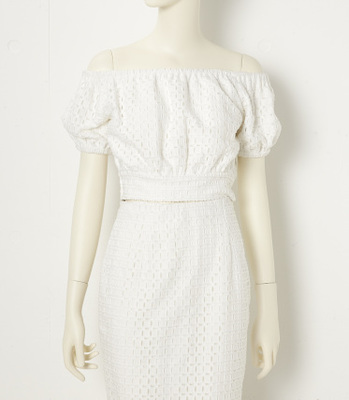 Lilidia(リリディア)スクエアレースオフショルTOP