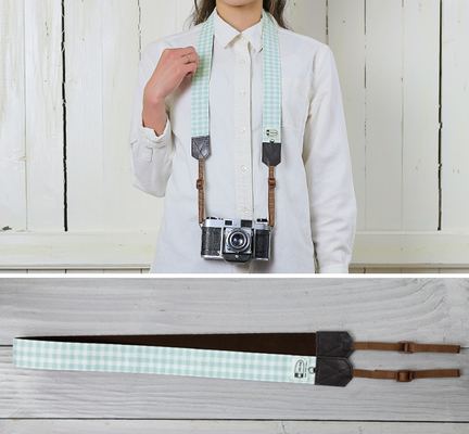 当店オリジナル商品【クロネコＤＭ便OK/送料164円】 おしゃれな ♪ 一眼レフ/ミラーレス用 ミーナmina オリジナル カメラ女子 で かわいい！ 斜めがけカメラストラップ /ミントグリーンチェック 