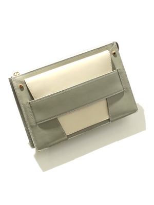 クラッチバッグ