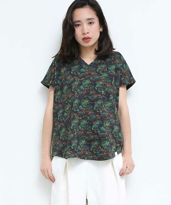 White Mountaineering ハミングバードプリントVネックTEE