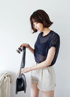 リンクル加工シースルーブラウス