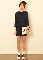 *MONOMORI-モノモリ-* ラグランスリーブクロップドスウェットプルオーバー