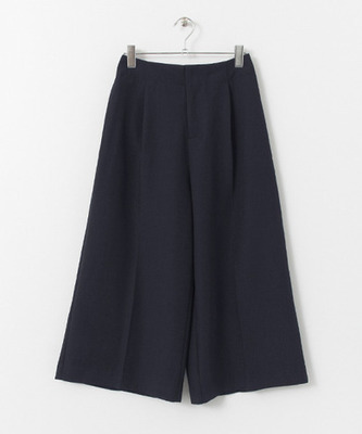 変形タッククロップドパンツ