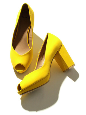 オープントゥパンプス