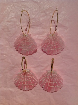 Dancing Lucy shell ピアスorイヤリング pinkラメ